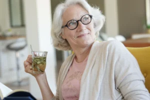 Como Aliviar os Sintomas da Menopausa: Alimentos, Bebidas e Suplementos Naturais e Eficazes